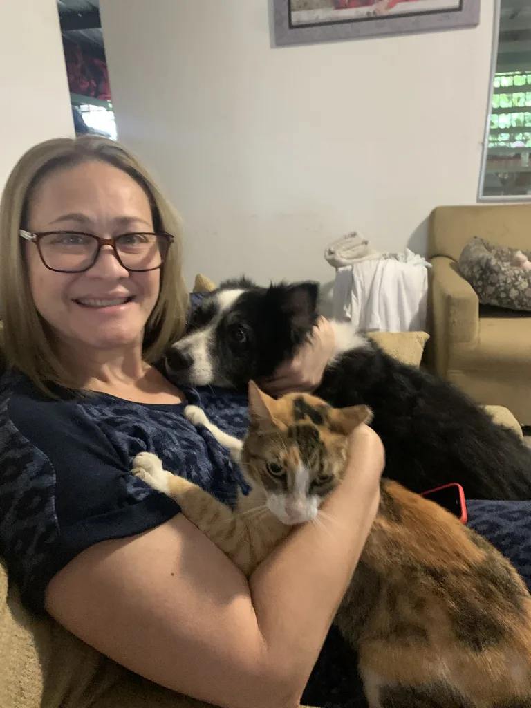Familia de mascotas rescatadas